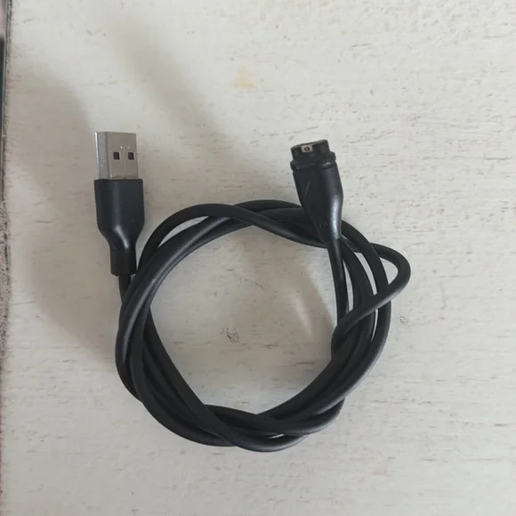 GARMIN Approach S42 GPS Golf Watch. Pre-Owned. Dust Plug. Great Condition. - Picture 11 of 12